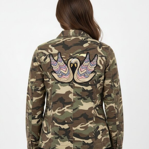 NEW PacSun Women's  Size S Camo Rose Swans Flower Embroidered Jacket Shacket - Picture 6 of 12